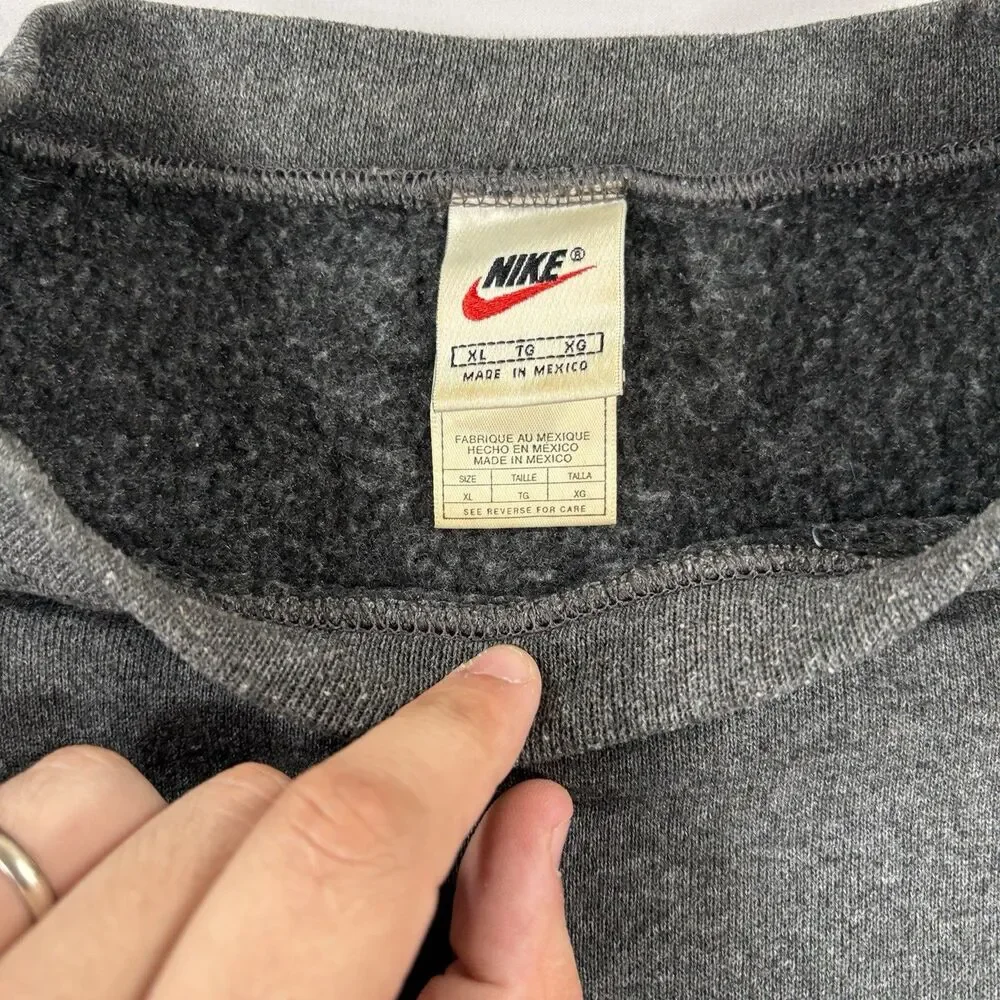 Vintage Y2K Nike Mini Swoosh Gray Pullover Crewneck Sweatshirt Men XL